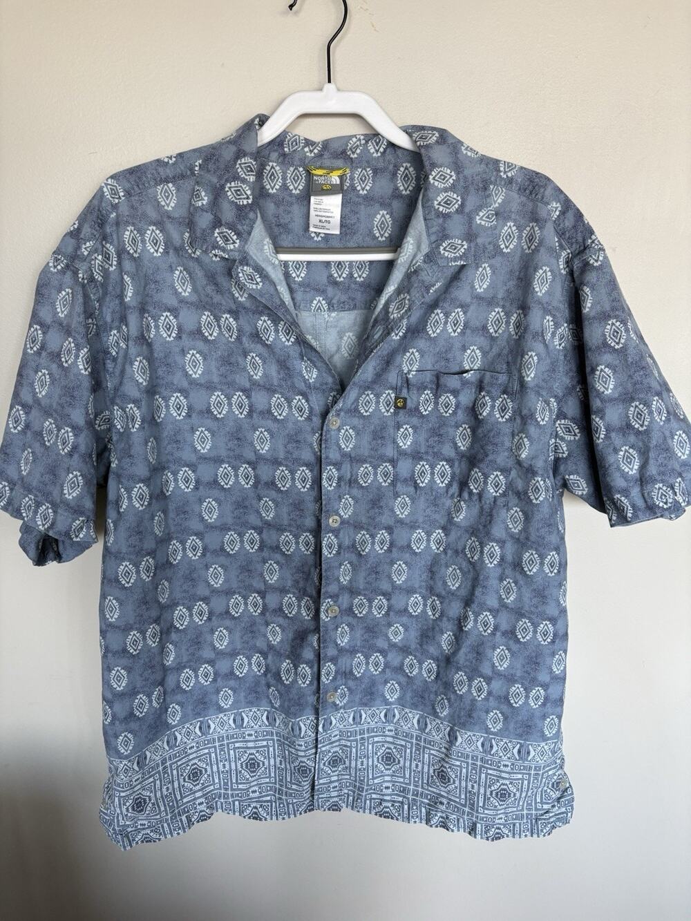 The North Face A5 Series Mens XL Blue Geometric Tribal Print Short Button Shirt